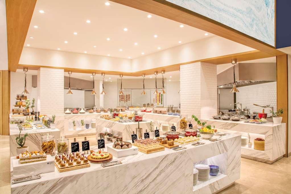 Hyatt Regency Thrissur Hotel Ресторант снимка