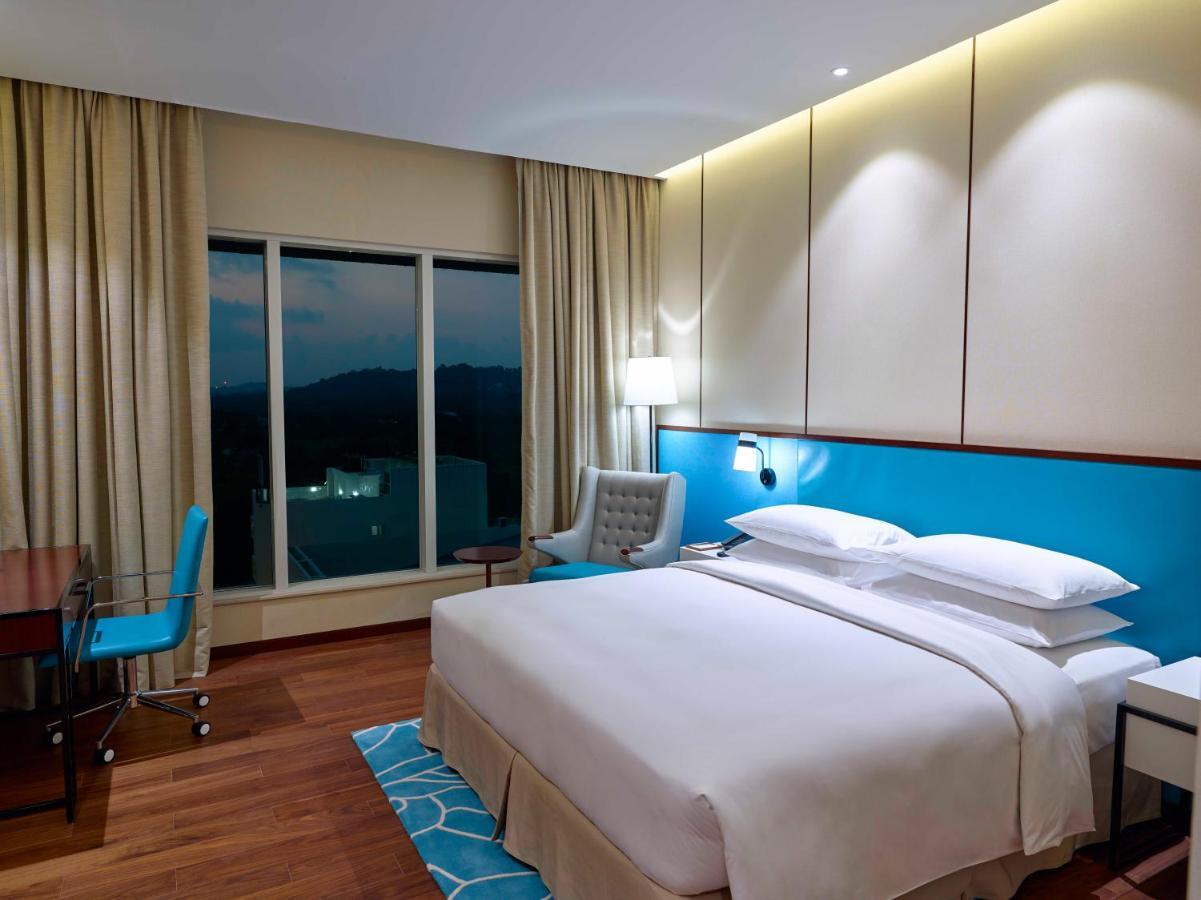 Hyatt Regency Thrissur Hotel Екстериор снимка